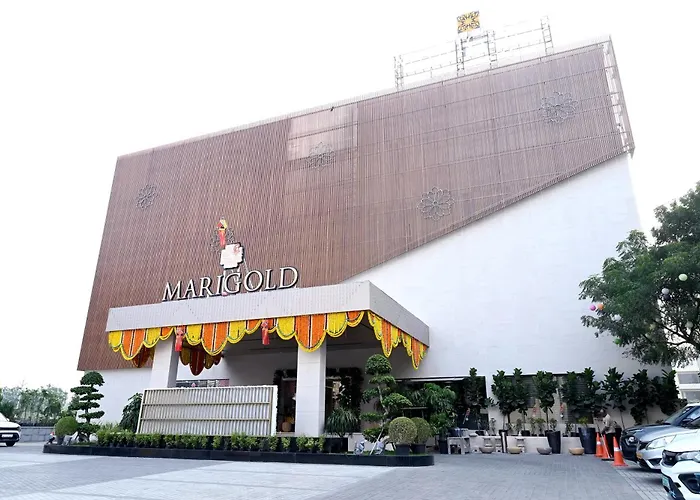 Marigold-Newly Renovated Hotel